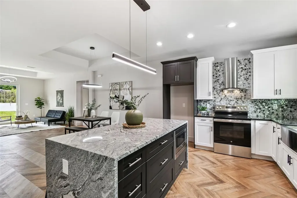 7208 N Glen Avenue Tampa FL 33614