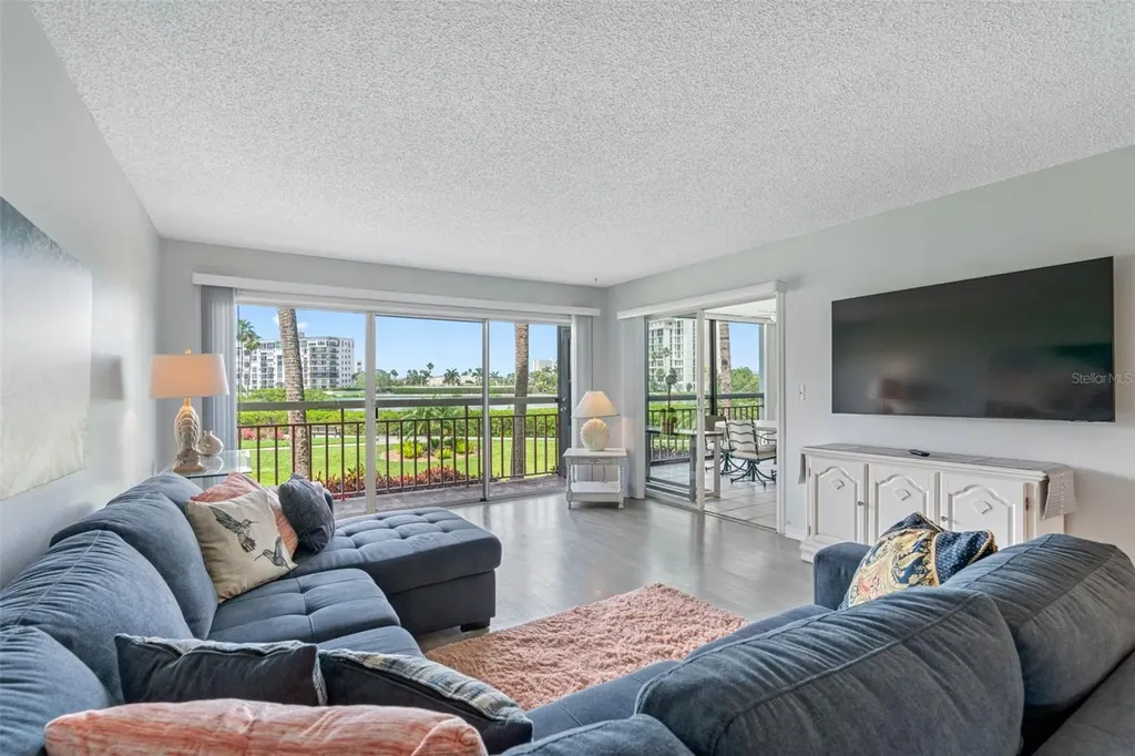 7871 Sailboat Key Boulevard S South Pasadena FL 33707