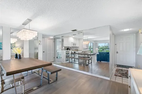7871 Sailboat Key Boulevard S South Pasadena FL 33707