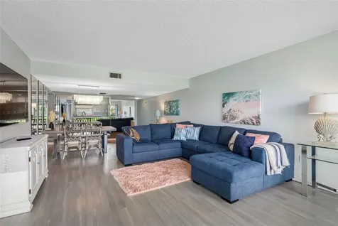 7871 Sailboat Key Boulevard S South Pasadena FL 33707
