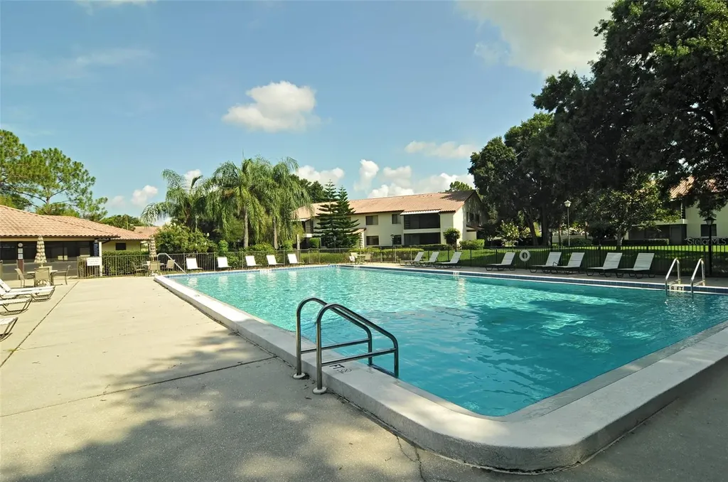 5785 Gardens Drive Sarasota FL 34243