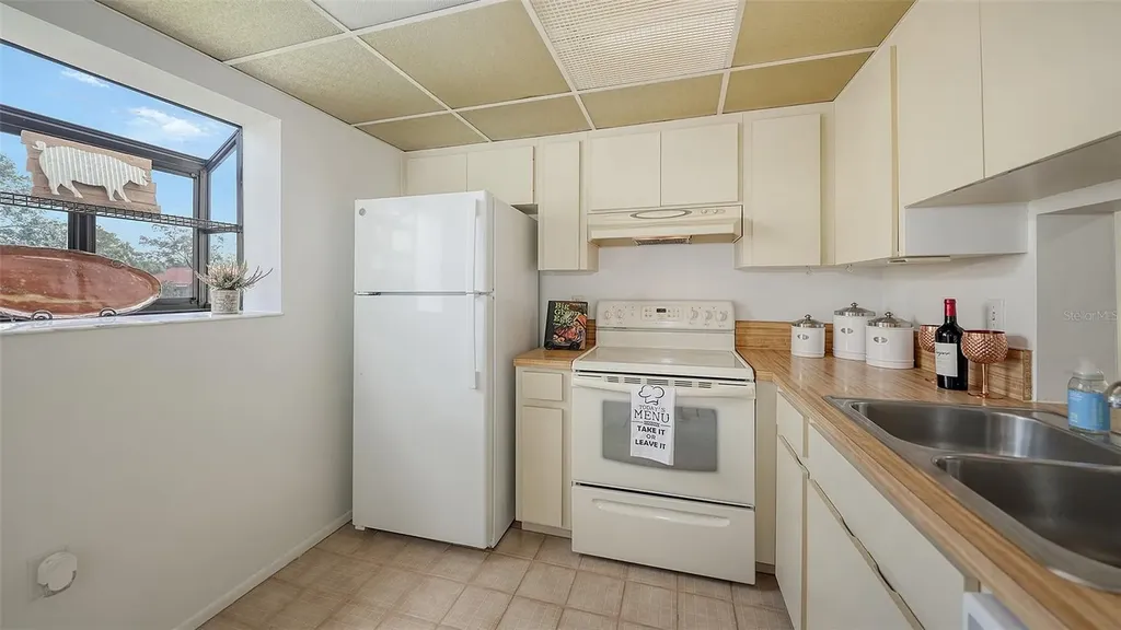 5785 Gardens Drive Sarasota FL 34243