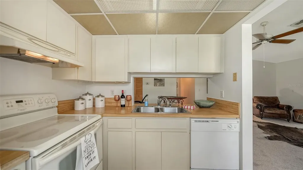 5785 Gardens Drive Sarasota FL 34243