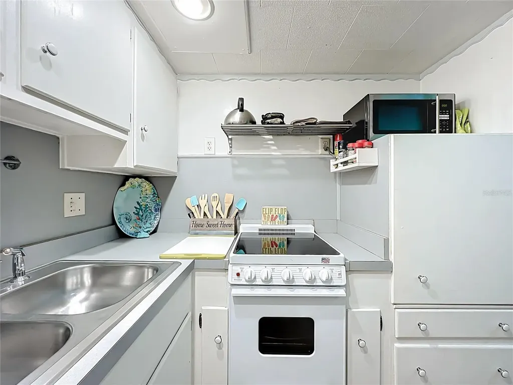 4051 58th Street N St Petersburg FL 33709