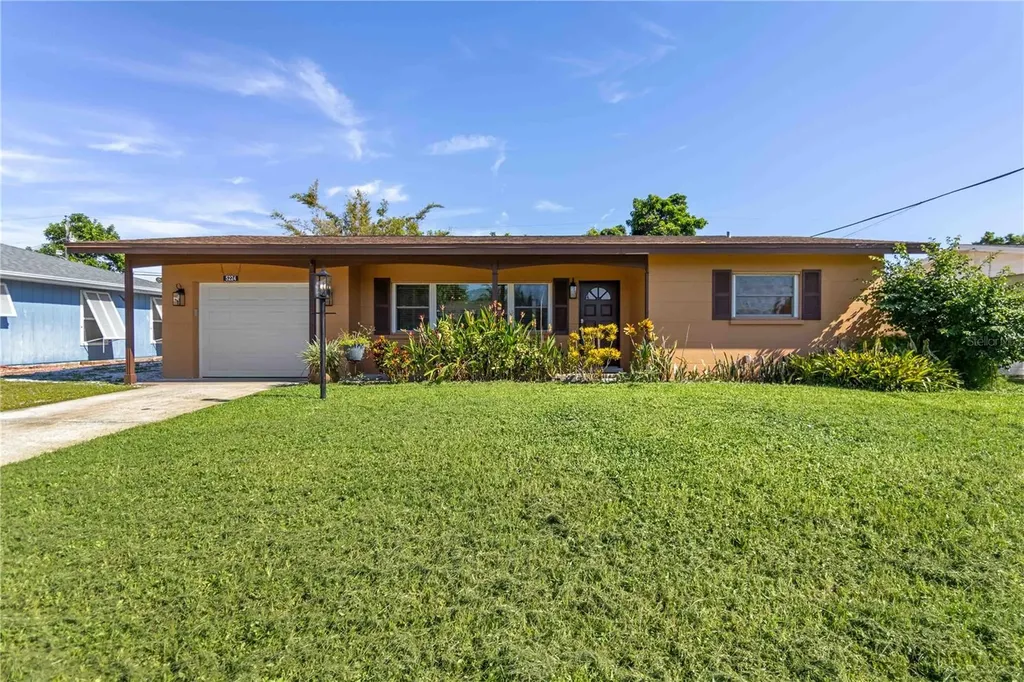 5224 39th Avenue W Bradenton FL 34209