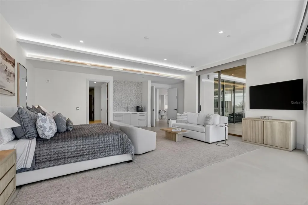 1591 Gulf Of Mexico Drive Longboat Key FL 34228