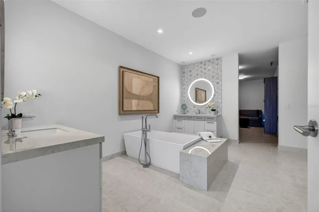 1591 Gulf Of Mexico Drive Longboat Key FL 34228