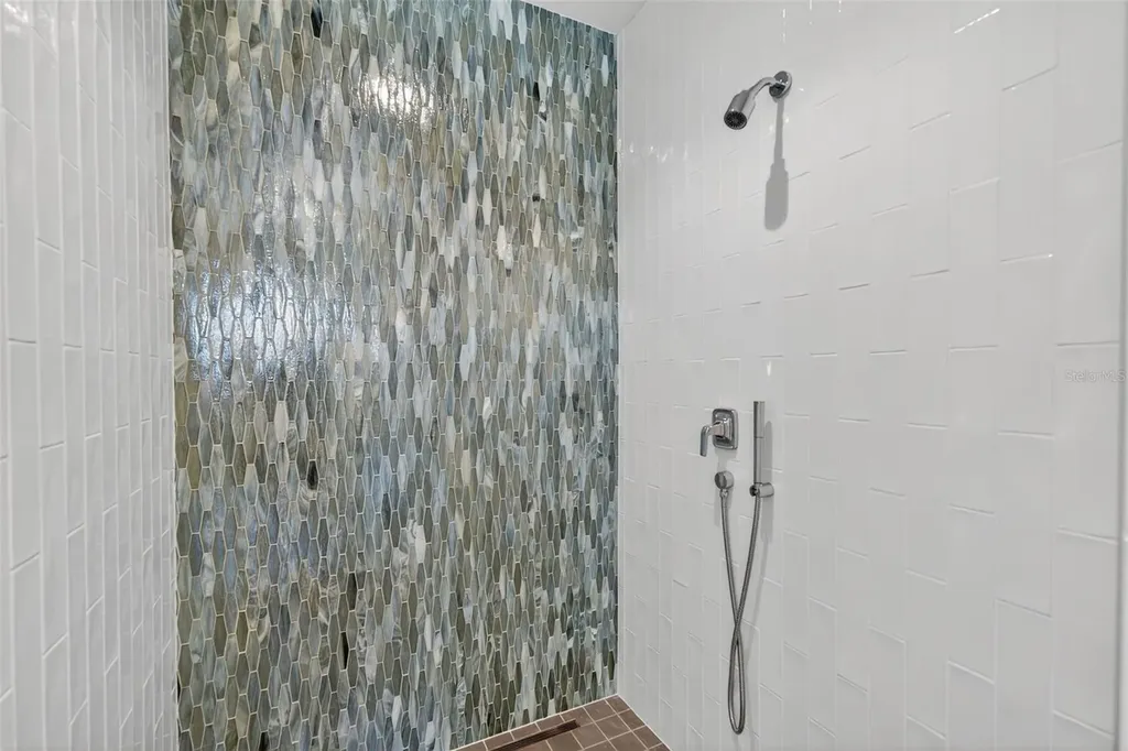 1591 Gulf Of Mexico Drive Longboat Key FL 34228