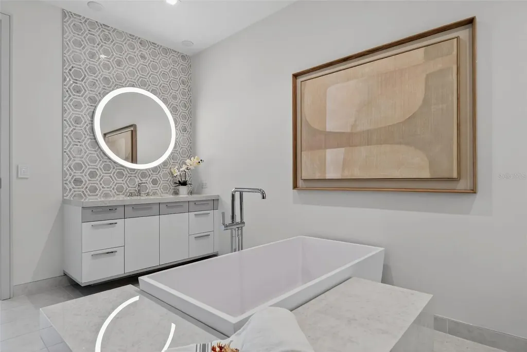 1591 Gulf Of Mexico Drive Longboat Key FL 34228