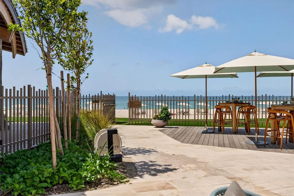 1591 Gulf Of Mexico Drive Longboat Key FL 34228