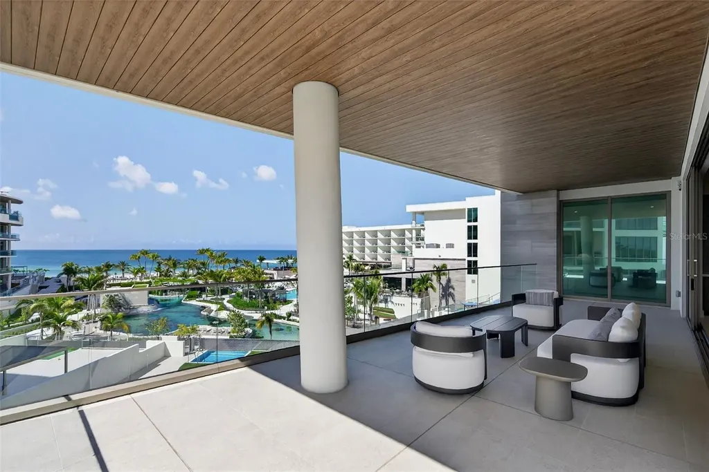 1591 Gulf Of Mexico Drive Longboat Key FL 34228