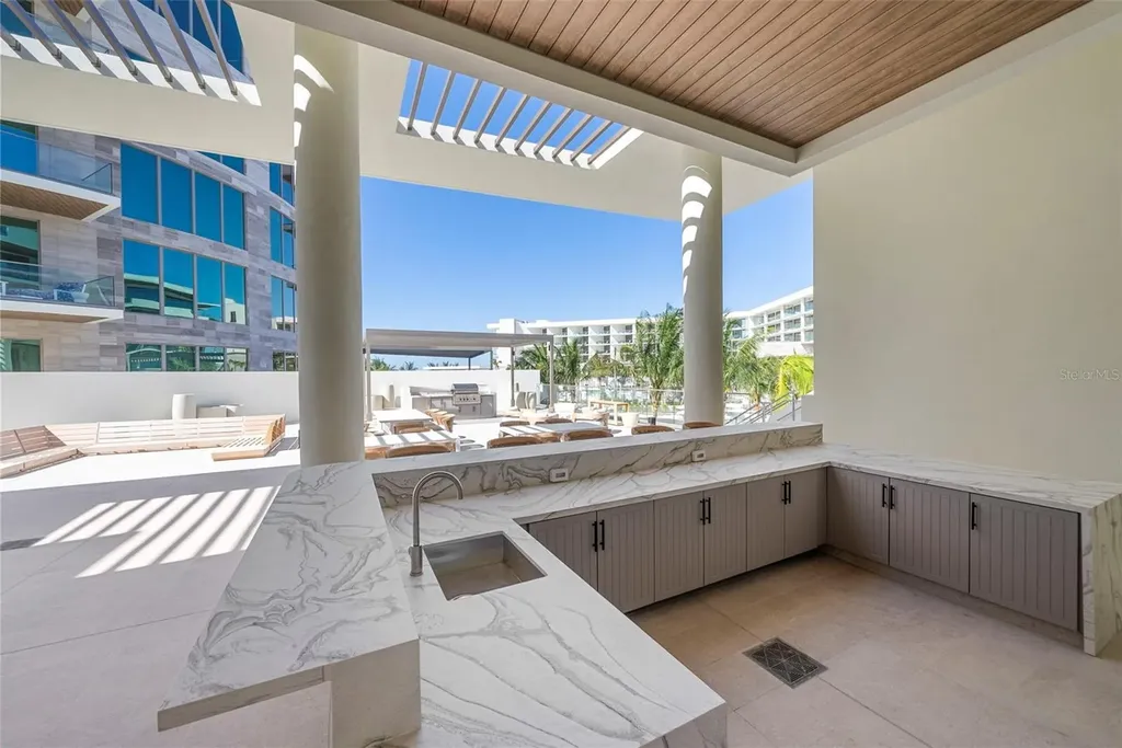 1591 Gulf Of Mexico Drive Longboat Key FL 34228