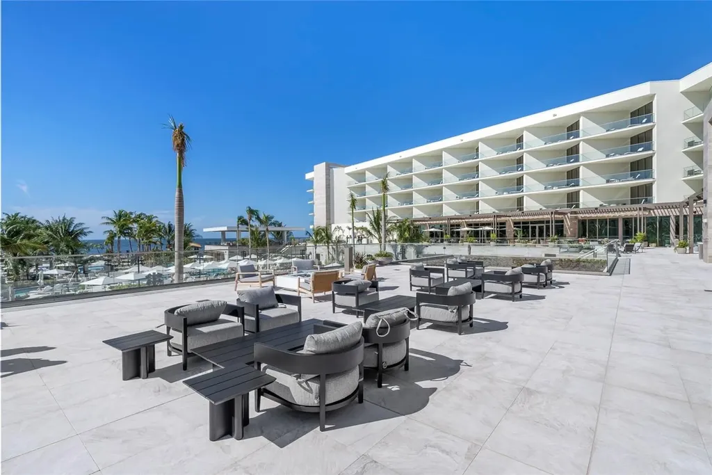 1591 Gulf Of Mexico Drive Longboat Key FL 34228