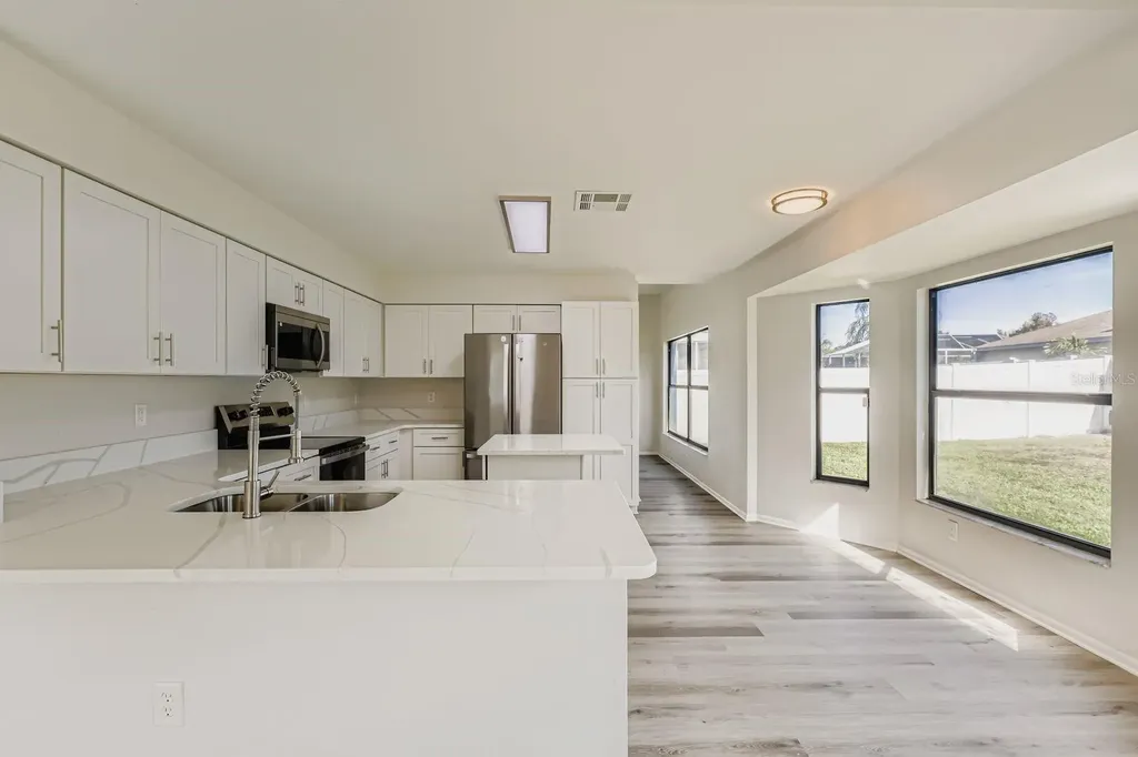 8601 Flowing Brook Court Tampa FL 33635