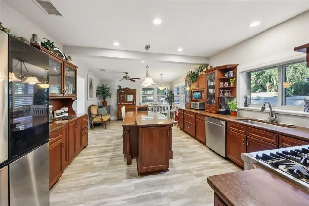 1401 S 9th Street Leesburg FL 34748
