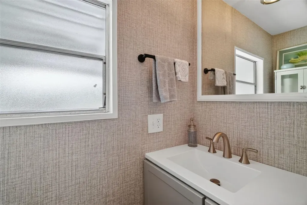 227 Paradise S Leesburg FL 34788