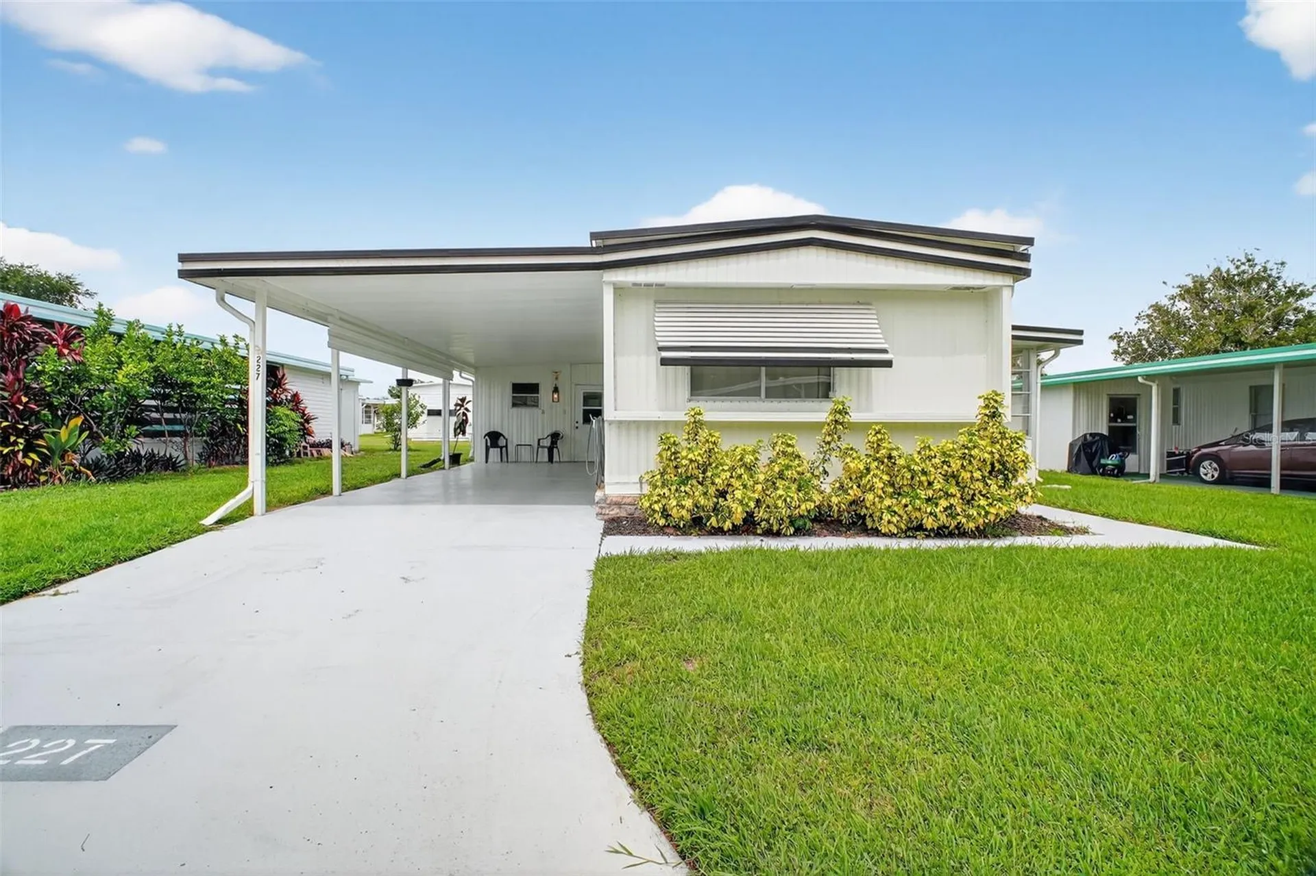 227 Paradise S Leesburg FL 34788