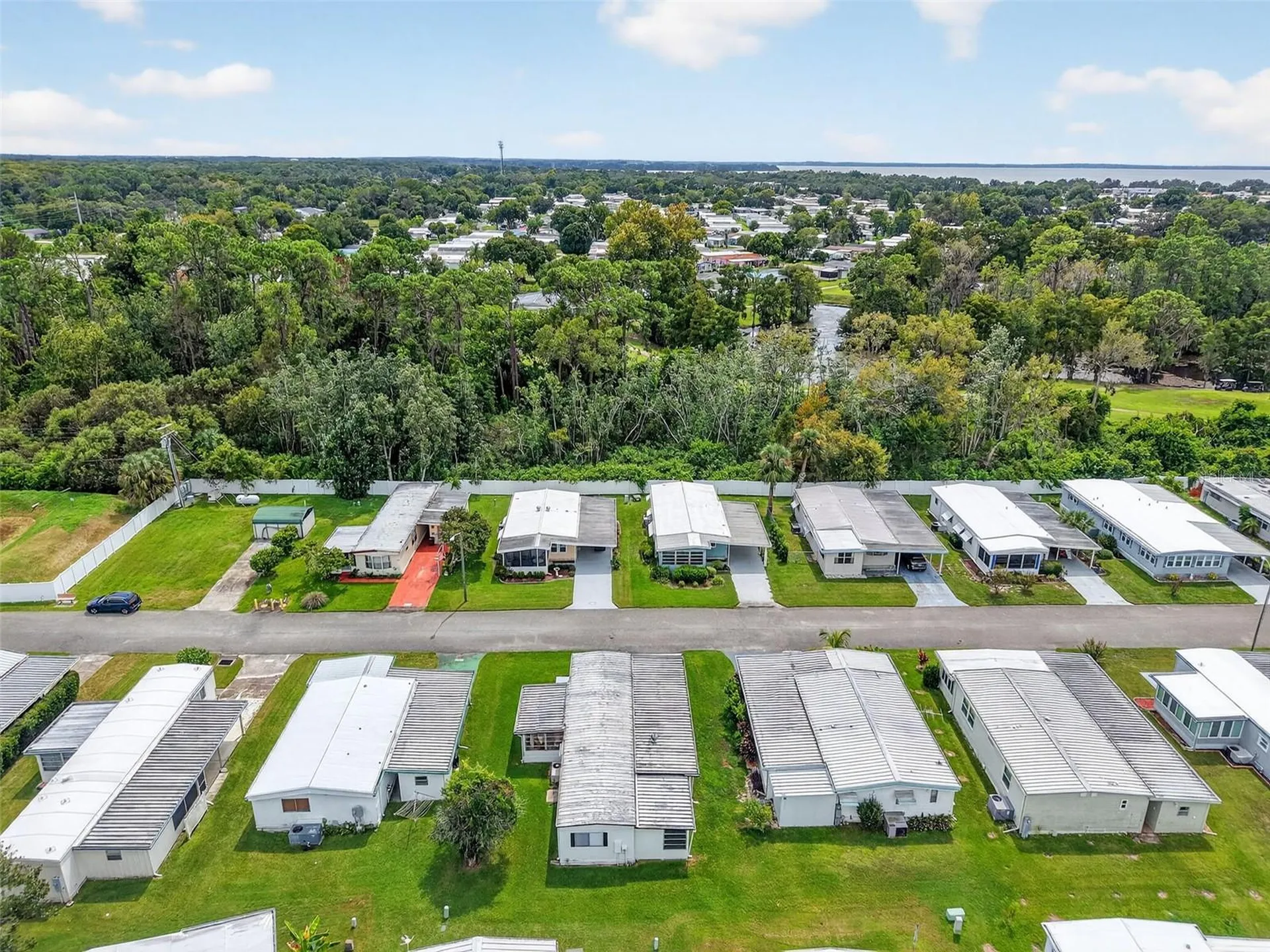 227 Paradise S Leesburg FL 34788