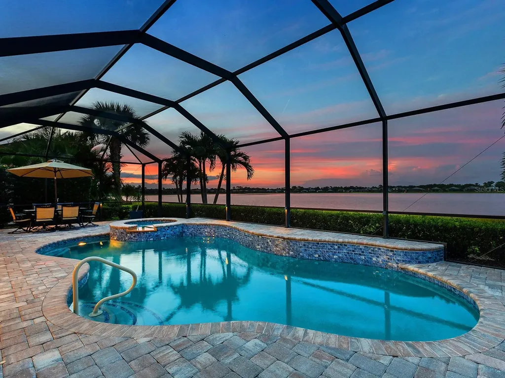 7884 Grande Shores Drive Sarasota FL 34240