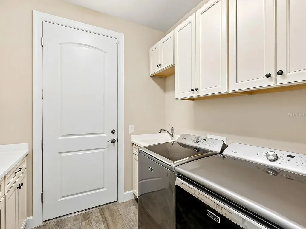 7884 Grande Shores Drive Sarasota FL 34240