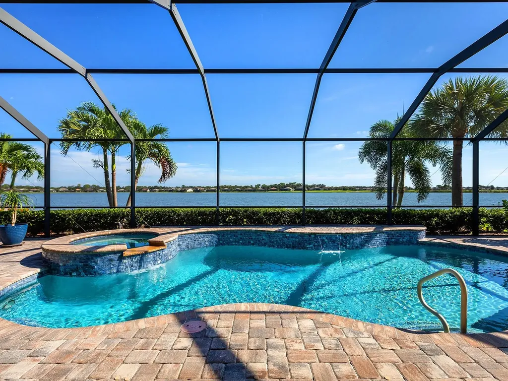 7884 Grande Shores Drive Sarasota FL 34240