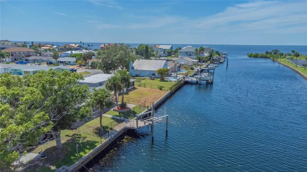 6013 Beverly Drive Hudson FL 34667