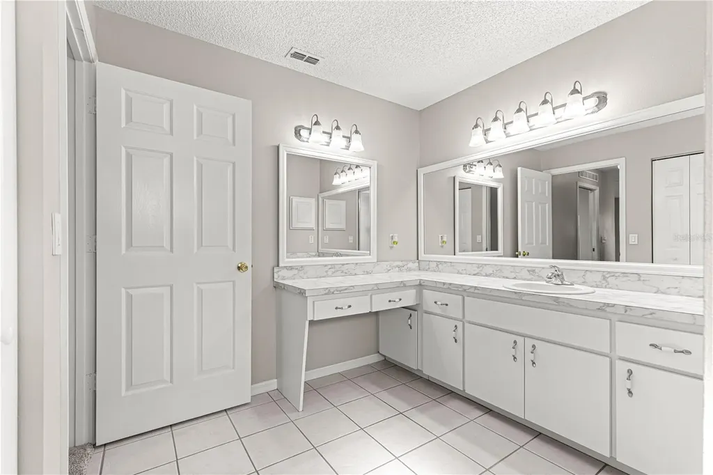 9878 SW 97th Lane Ocala FL 34481