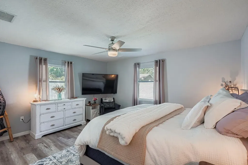 4311 2nd Avenue E Bradenton FL 34208