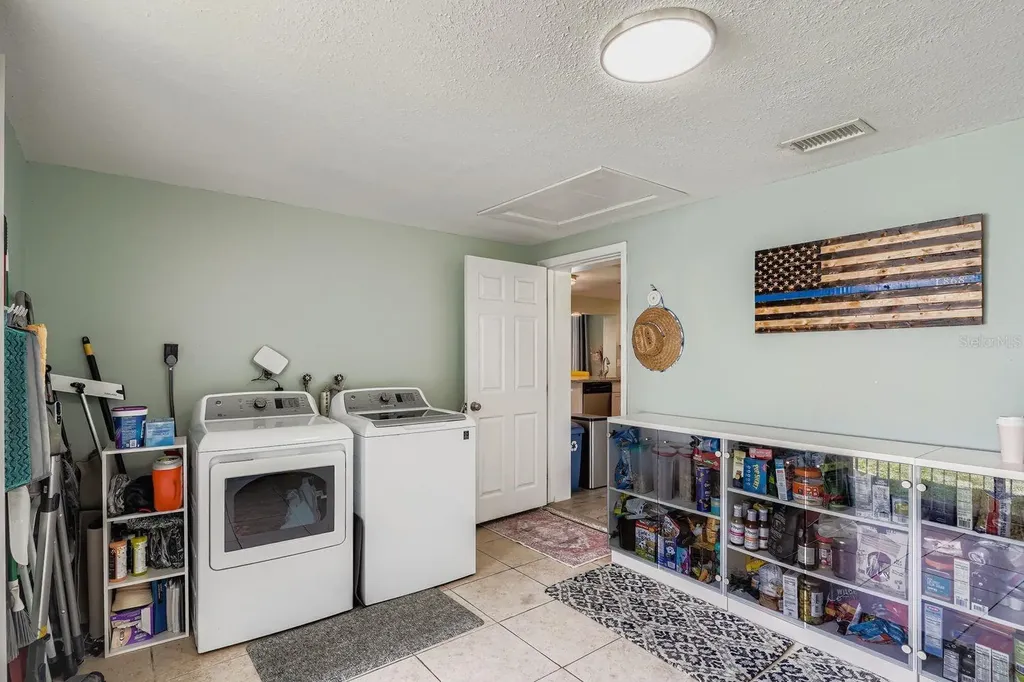 4311 2nd Avenue E Bradenton FL 34208