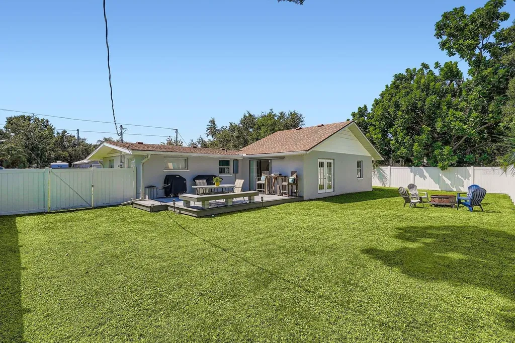4311 2nd Avenue E Bradenton FL 34208
