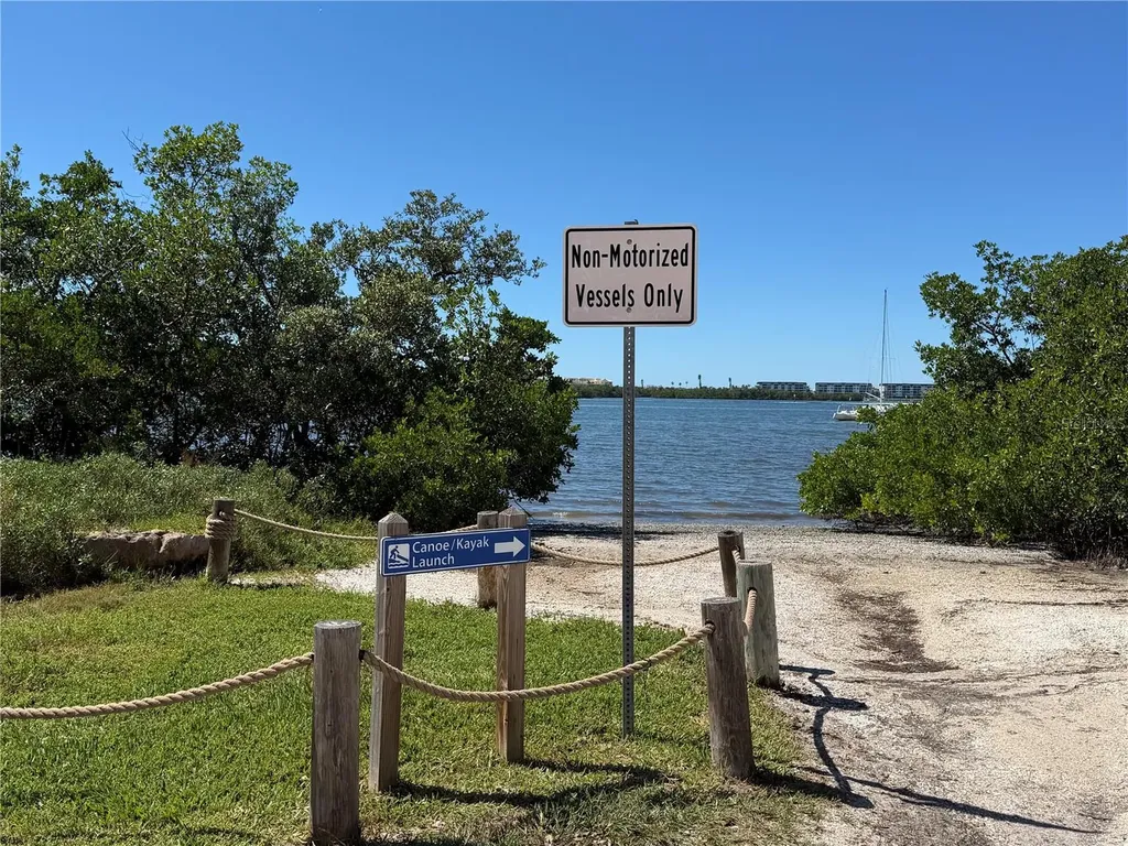 1849 Vamo Drive Sarasota FL 34231