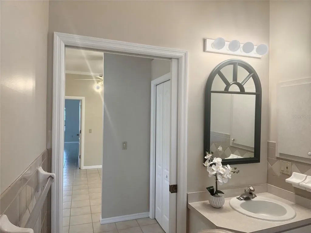 1849 Vamo Drive Sarasota FL 34231