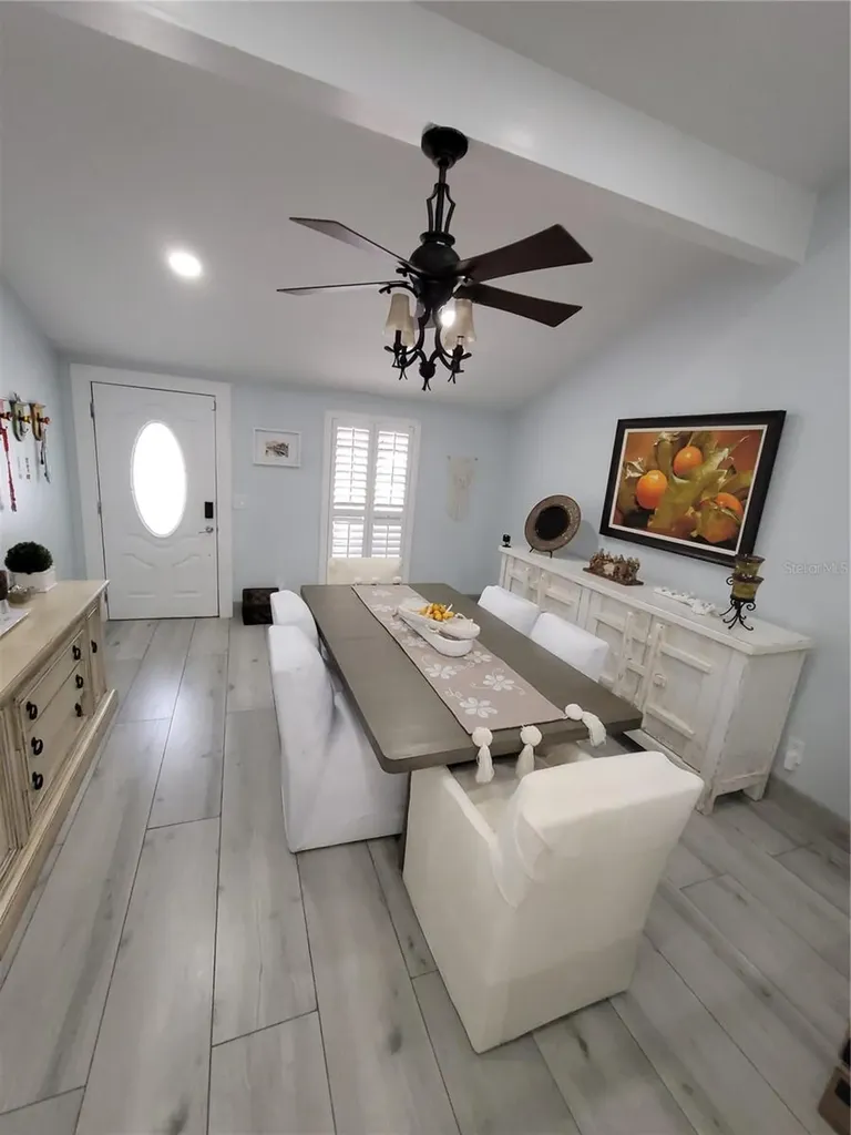 8320 Woodlake Place Tampa FL 33615