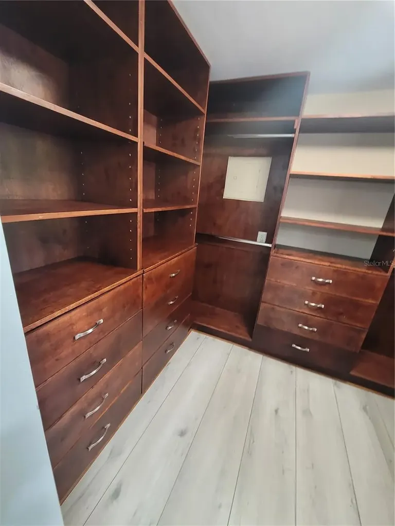 8320 Woodlake Place Tampa FL 33615