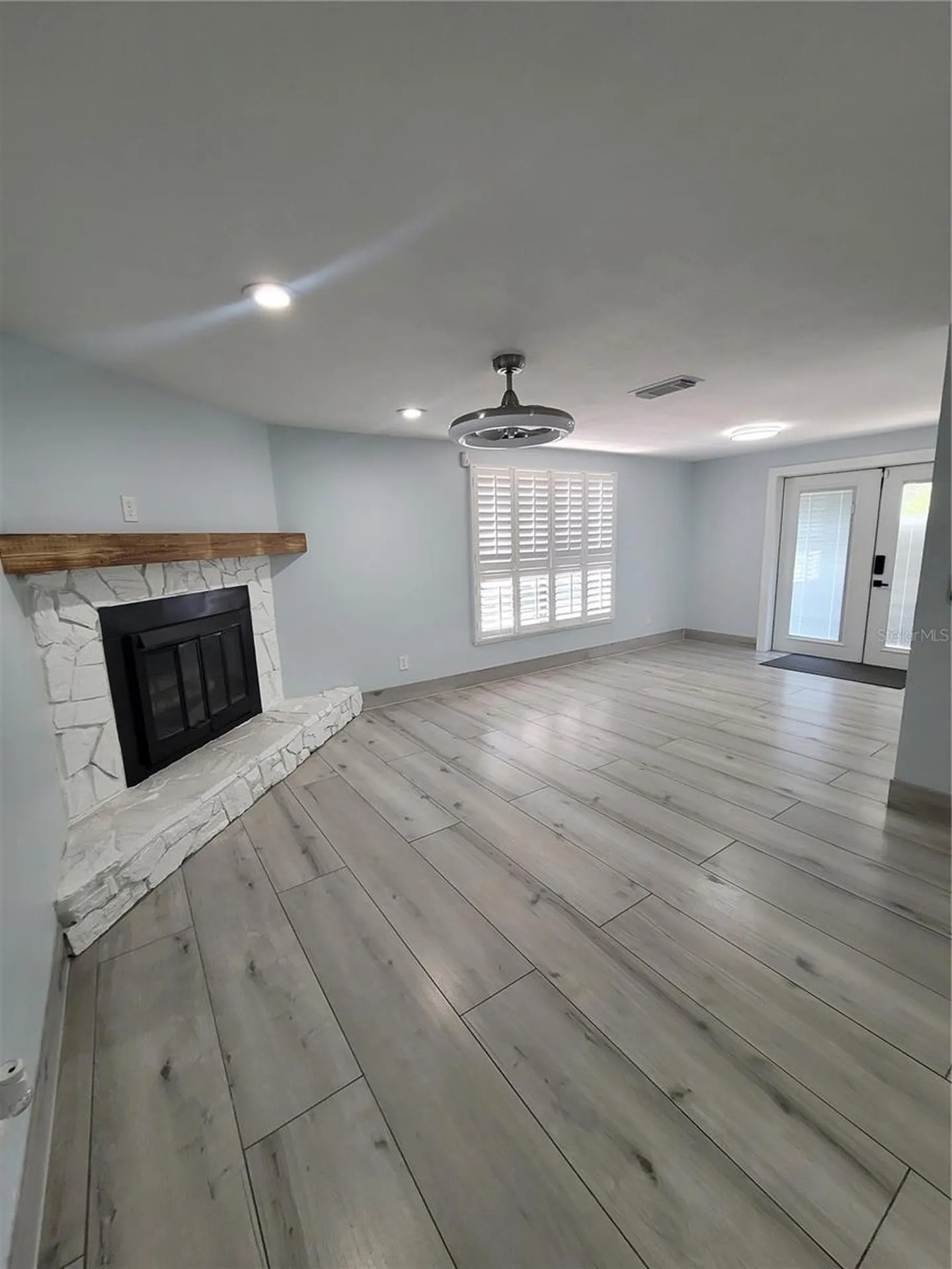 8320 Woodlake Place Tampa FL 33615