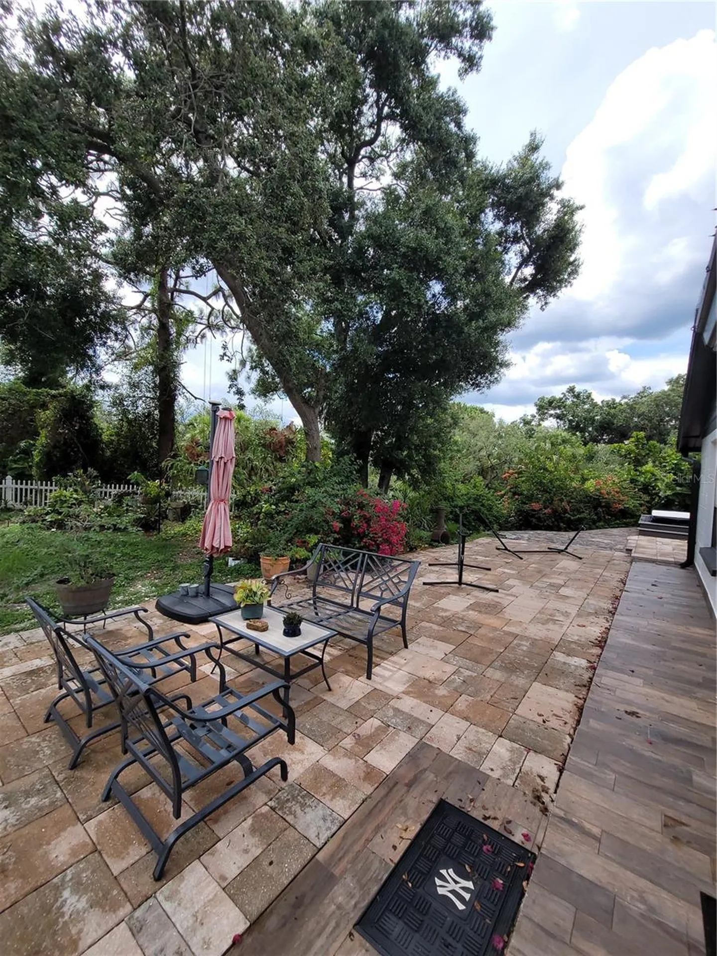 8320 Woodlake Place Tampa FL 33615
