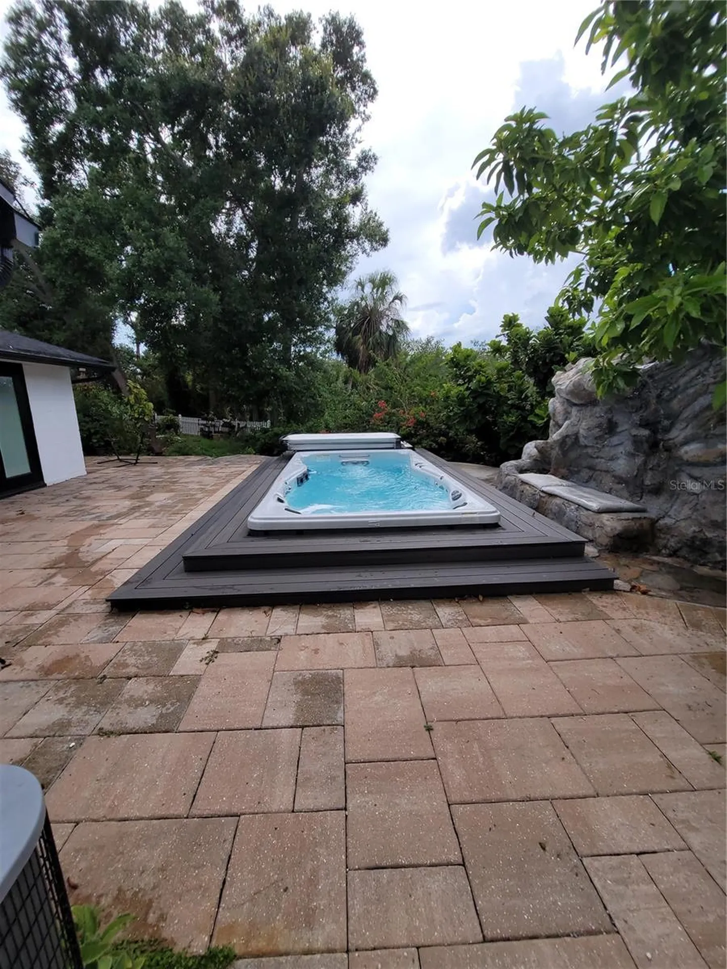 8320 Woodlake Place Tampa FL 33615