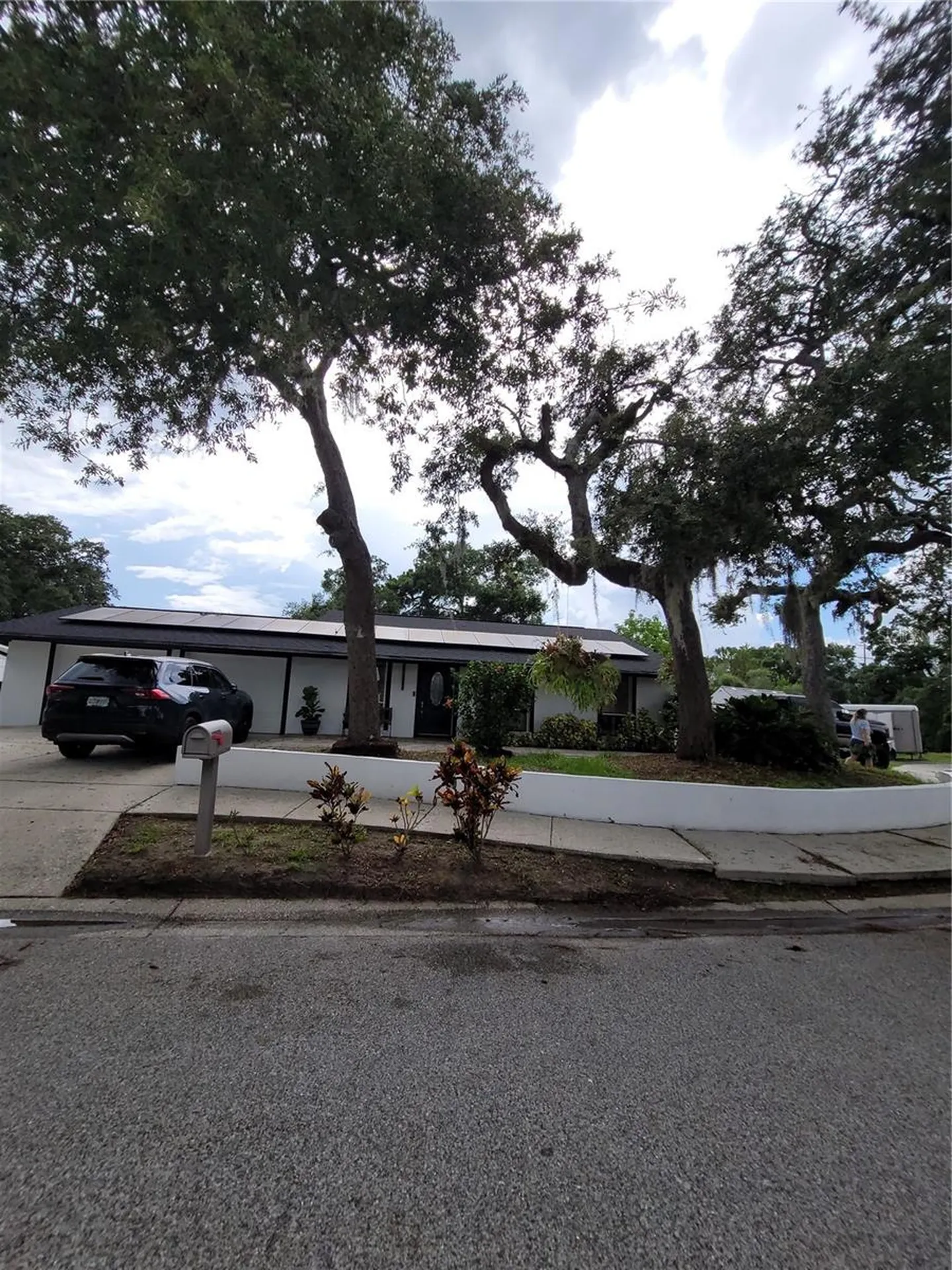 8320 Woodlake Place Tampa FL 33615
