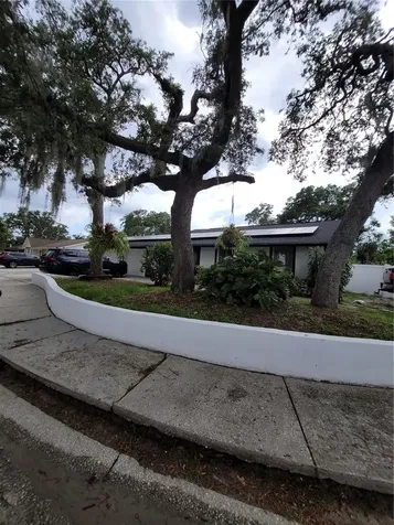 8320 Woodlake Place Tampa FL 33615
