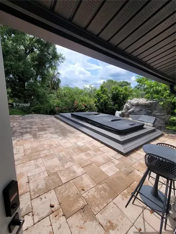8320 Woodlake Place Tampa FL 33615