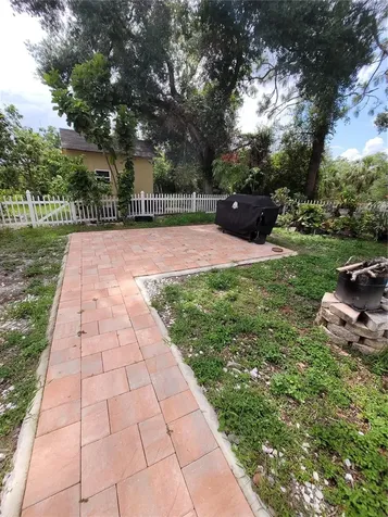 8320 Woodlake Place Tampa FL 33615