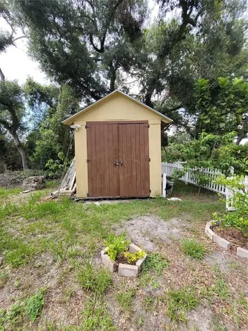 8320 Woodlake Place Tampa FL 33615