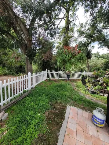 8320 Woodlake Place Tampa FL 33615