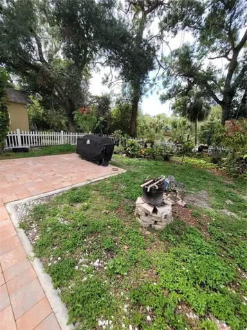 8320 Woodlake Place Tampa FL 33615