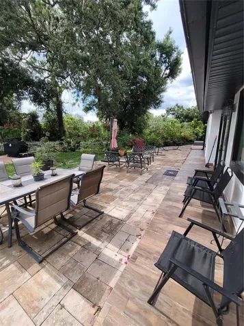 8320 Woodlake Place Tampa FL 33615