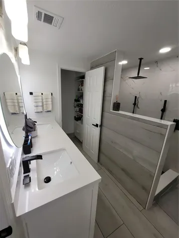 8320 Woodlake Place Tampa FL 33615