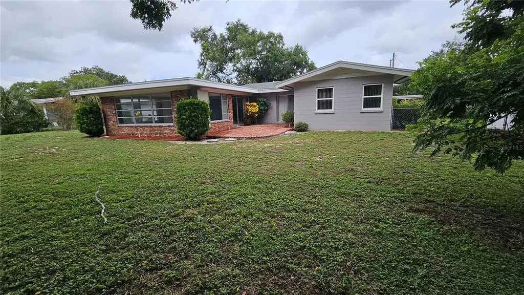 880 Oleander Drive SE Winter Haven FL 33880