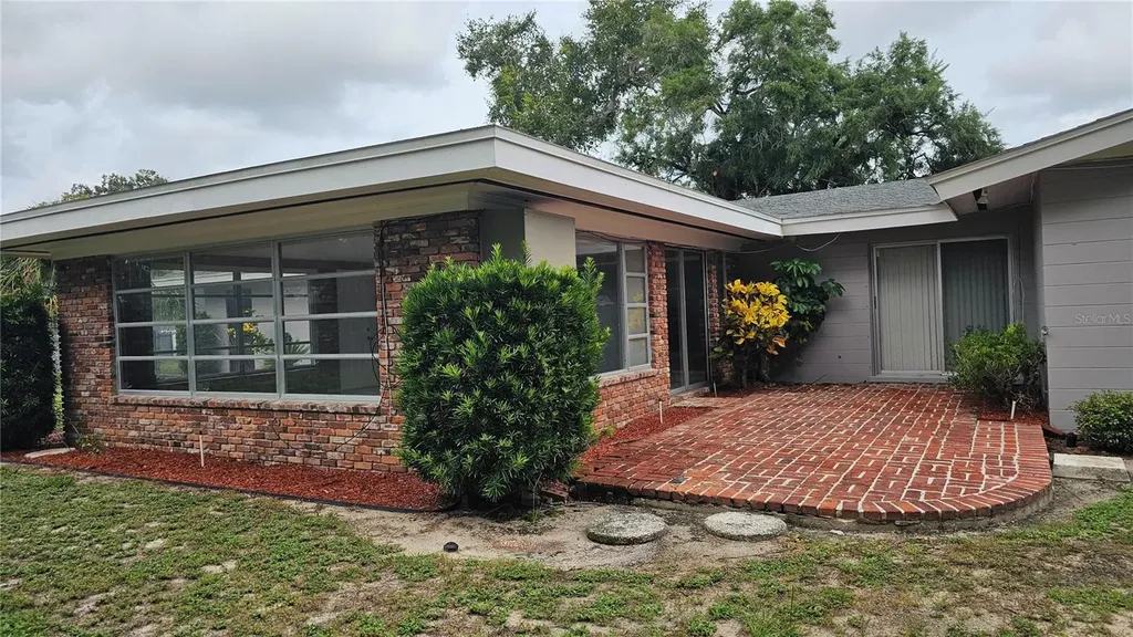 880 Oleander Drive SE Winter Haven FL 33880