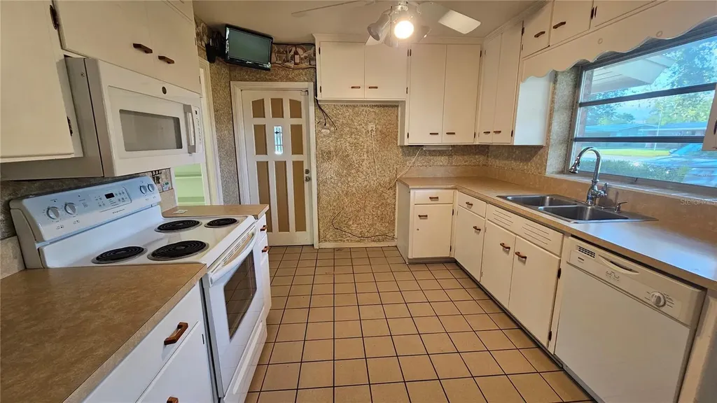 880 Oleander Drive SE Winter Haven FL 33880