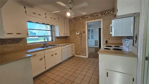 880 Oleander Drive SE Winter Haven FL 33880